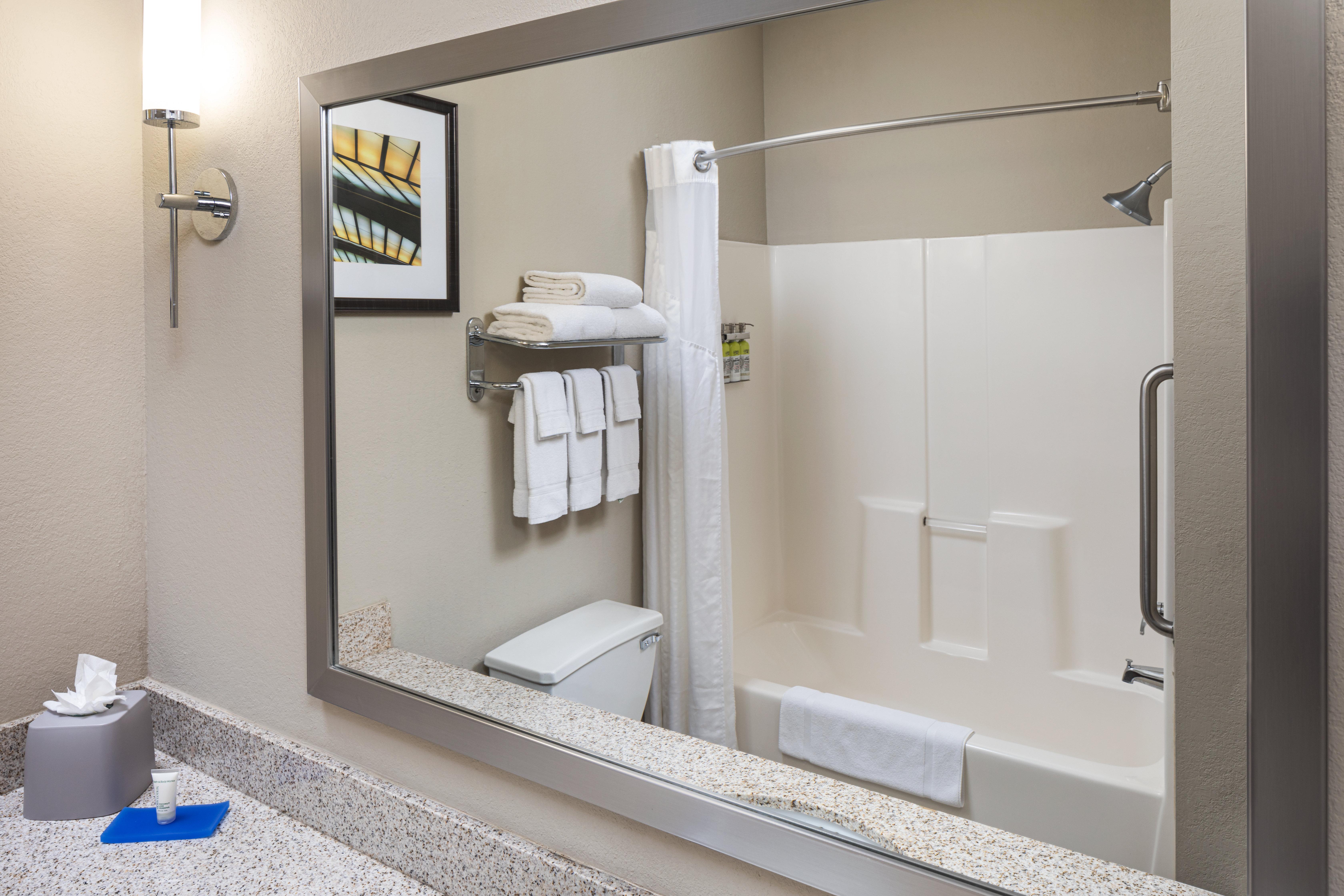 Holiday Inn Express Hotel & Suites Minneapolis - Minnetonka By Ihg المظهر الخارجي الصورة