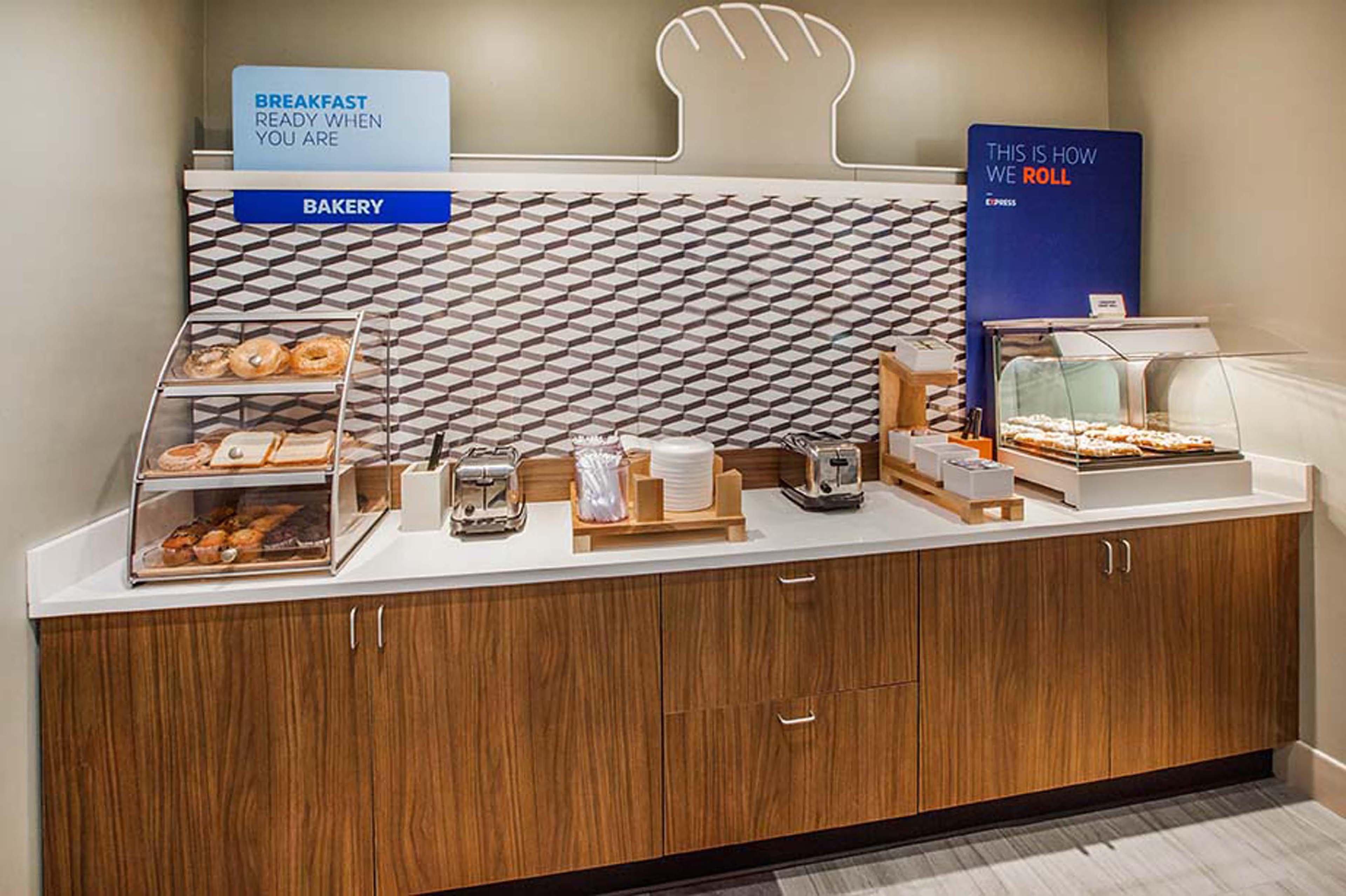 Holiday Inn Express Hotel & Suites Minneapolis - Minnetonka By Ihg المظهر الخارجي الصورة