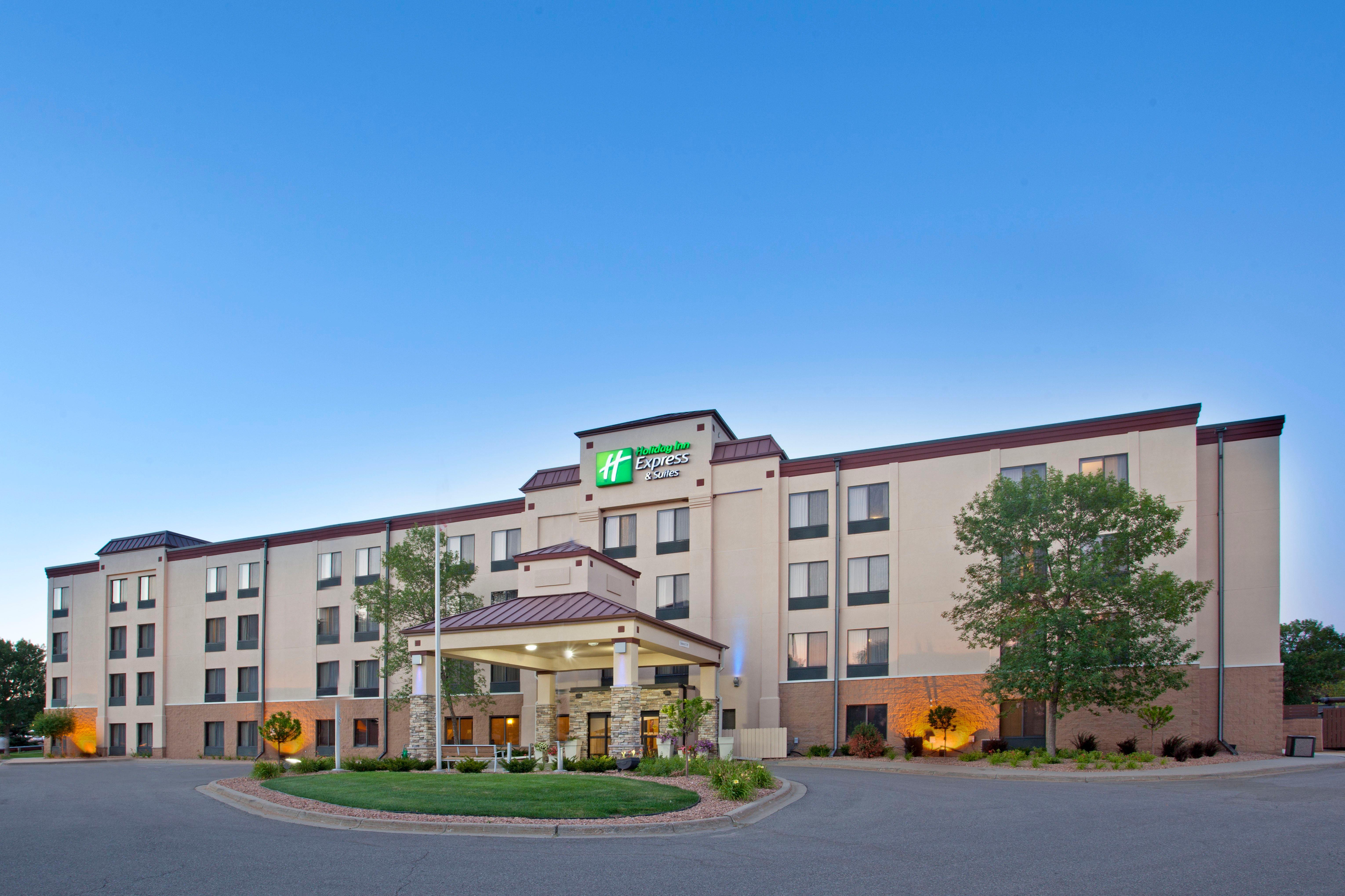 Holiday Inn Express Hotel & Suites Minneapolis - Minnetonka By Ihg المظهر الخارجي الصورة